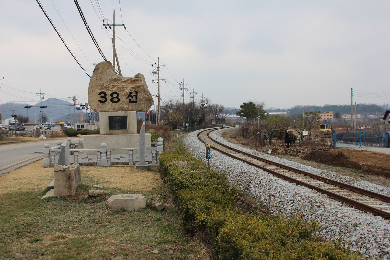 咸鱼实名账号：短信与地铁广告的比较