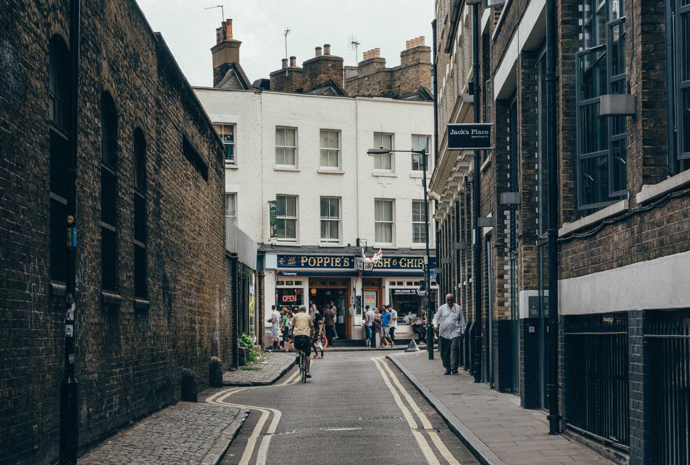 摩天2探究品牌营销的本质，如何让一家企业变得更加出众