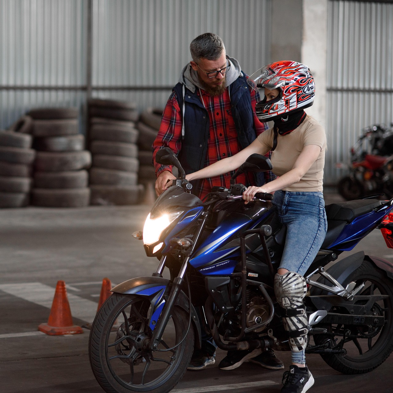 至尊白卡APP详情下载教程